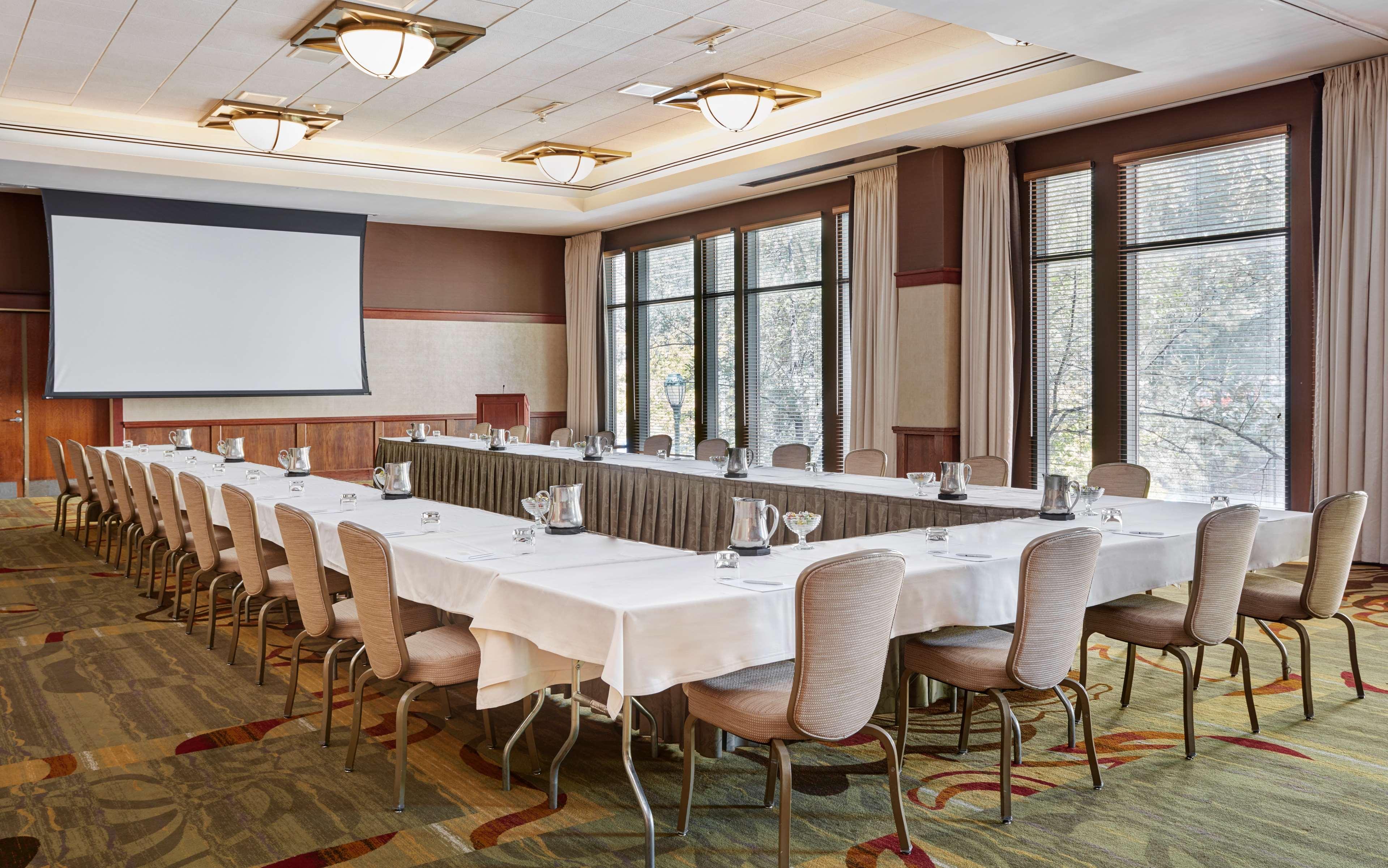 The Inn At Penn, A Hilton Hotel Filadelfia Esterno foto